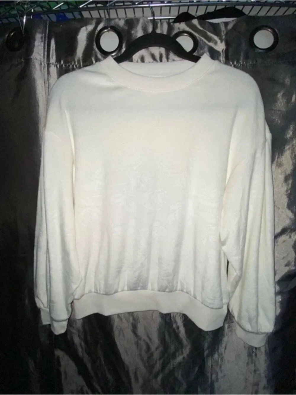 Jaclynw New York small value Rose-Textured Crewneck Sweatshirt new cream color